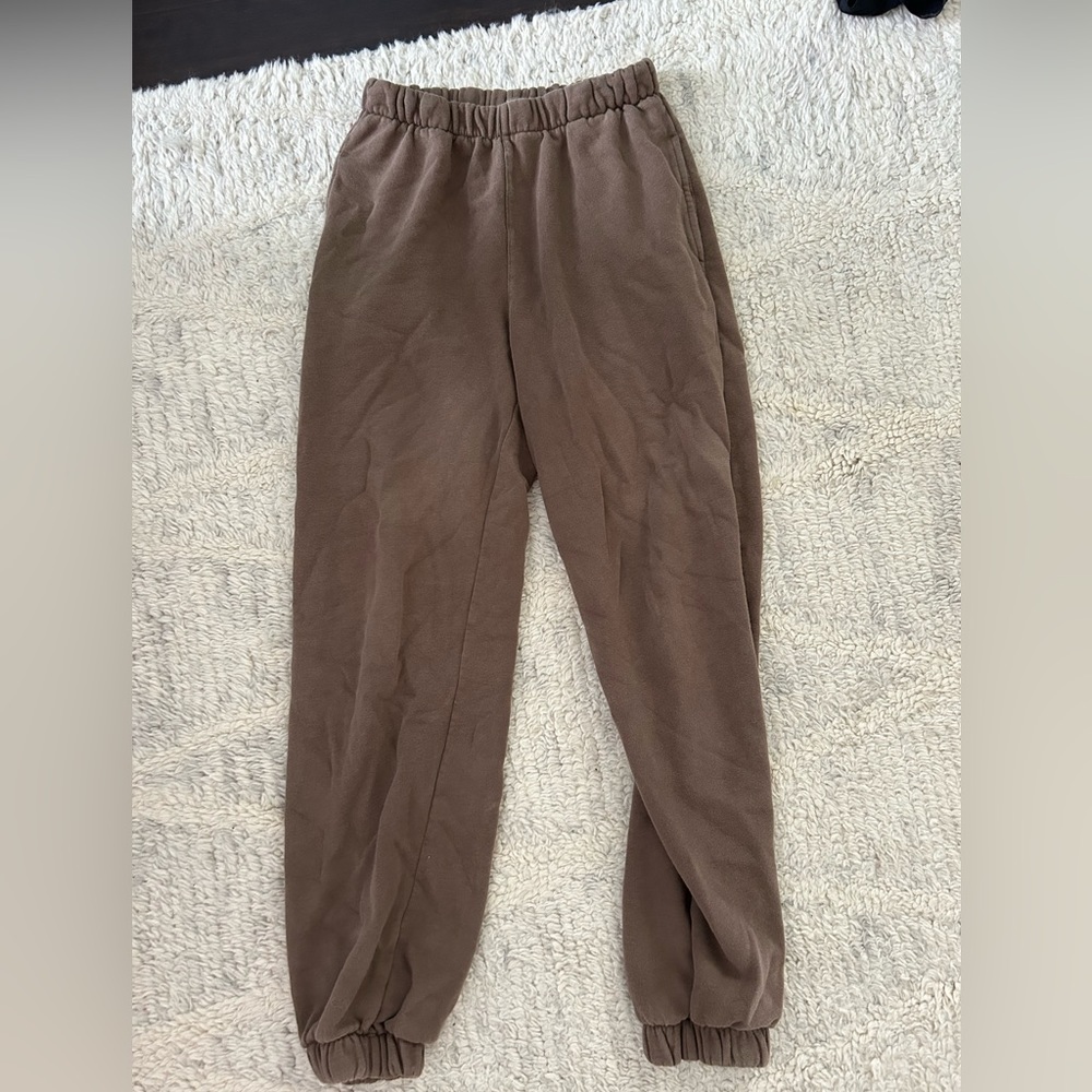 Brandy Melville Rosa sweatpants brown